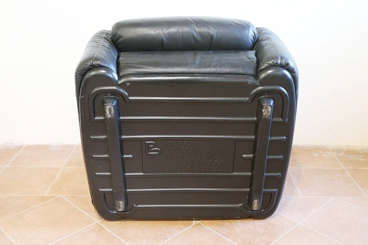 poltrona pelle nera Piumotto Busnelli Arrigo Arrigoni anni 70 18