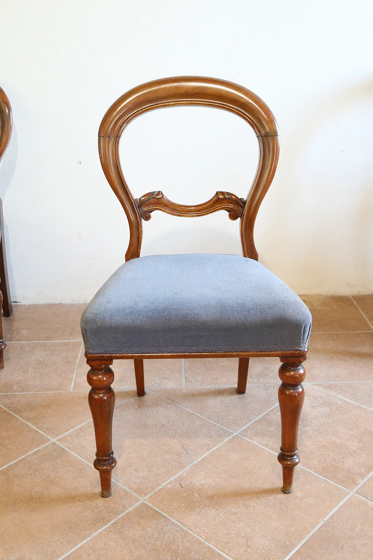 6 sedie vittoriane inglesi legno noce schienale mongolfiera, '800 12