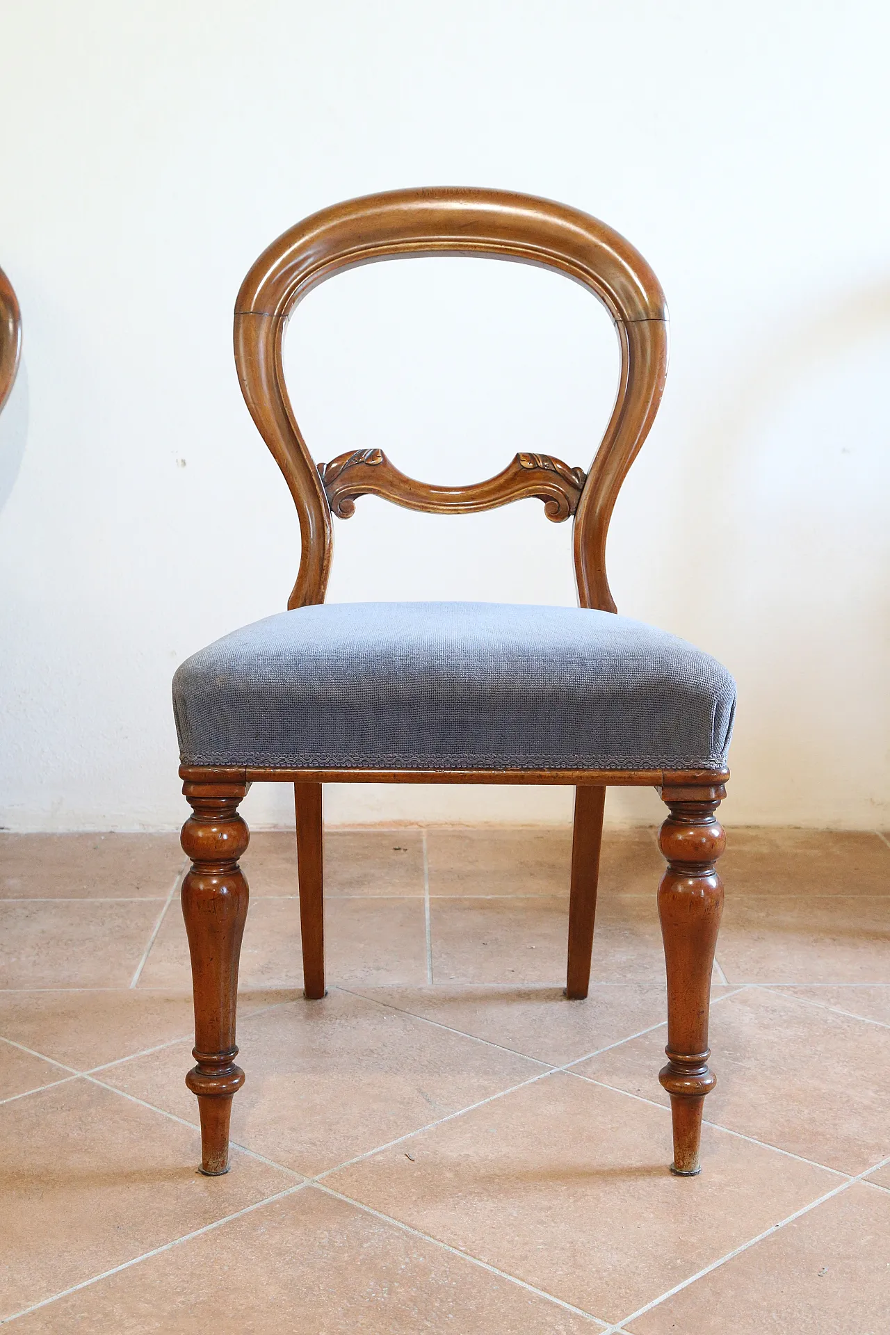 6 sedie vittoriane inglesi legno noce schienale mongolfiera, '800 13