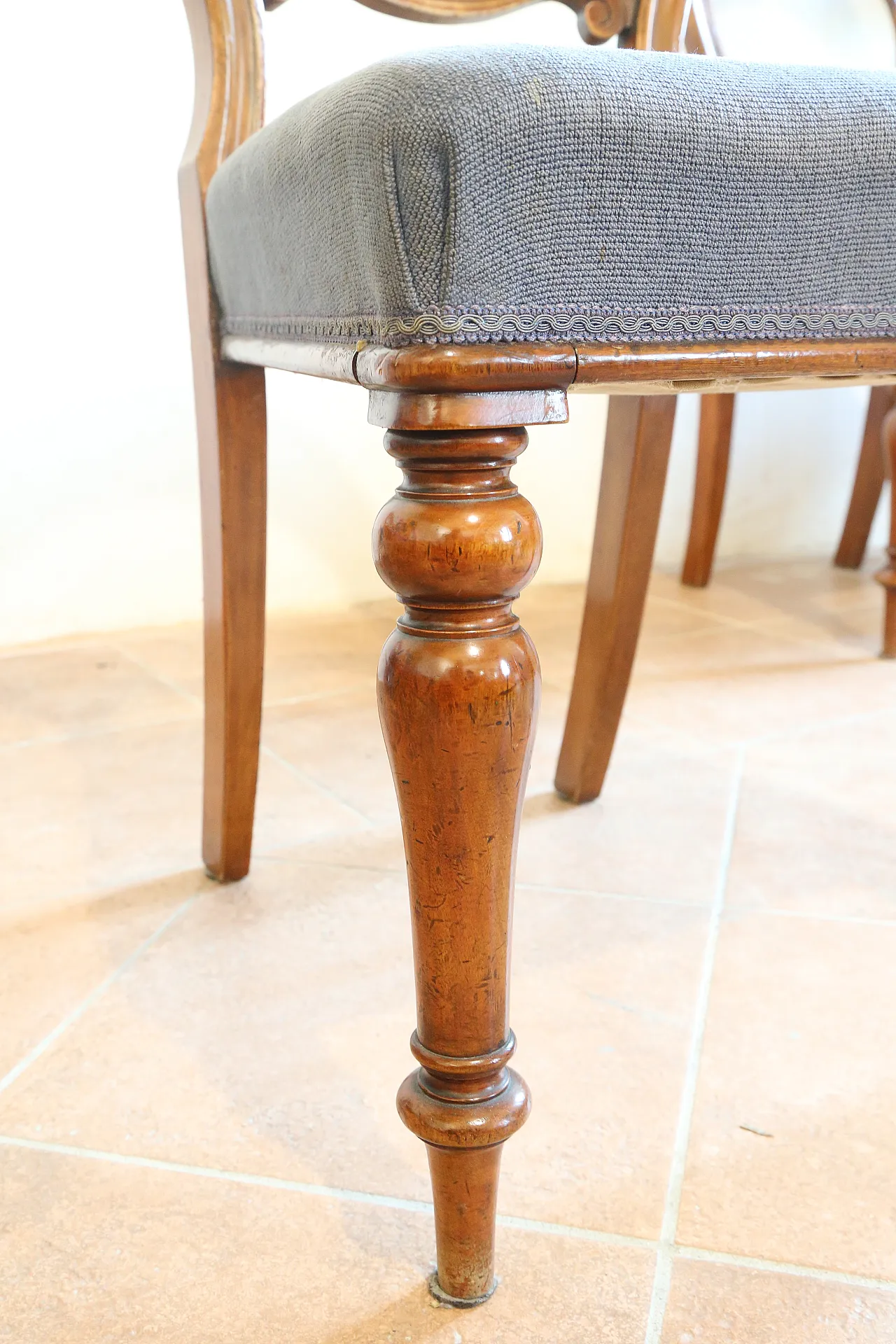 6 sedie vittoriane inglesi legno noce schienale mongolfiera, '800 15