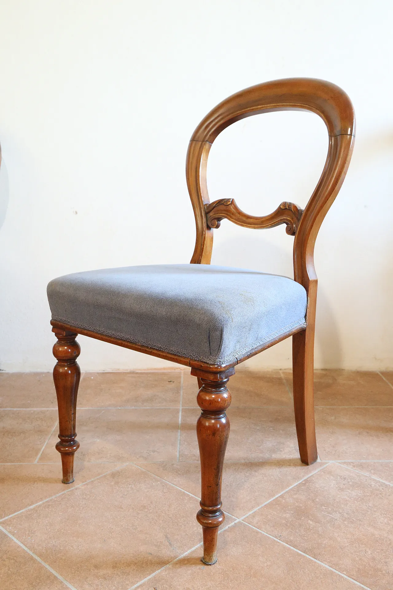 6 sedie vittoriane inglesi legno noce schienale mongolfiera, '800 24