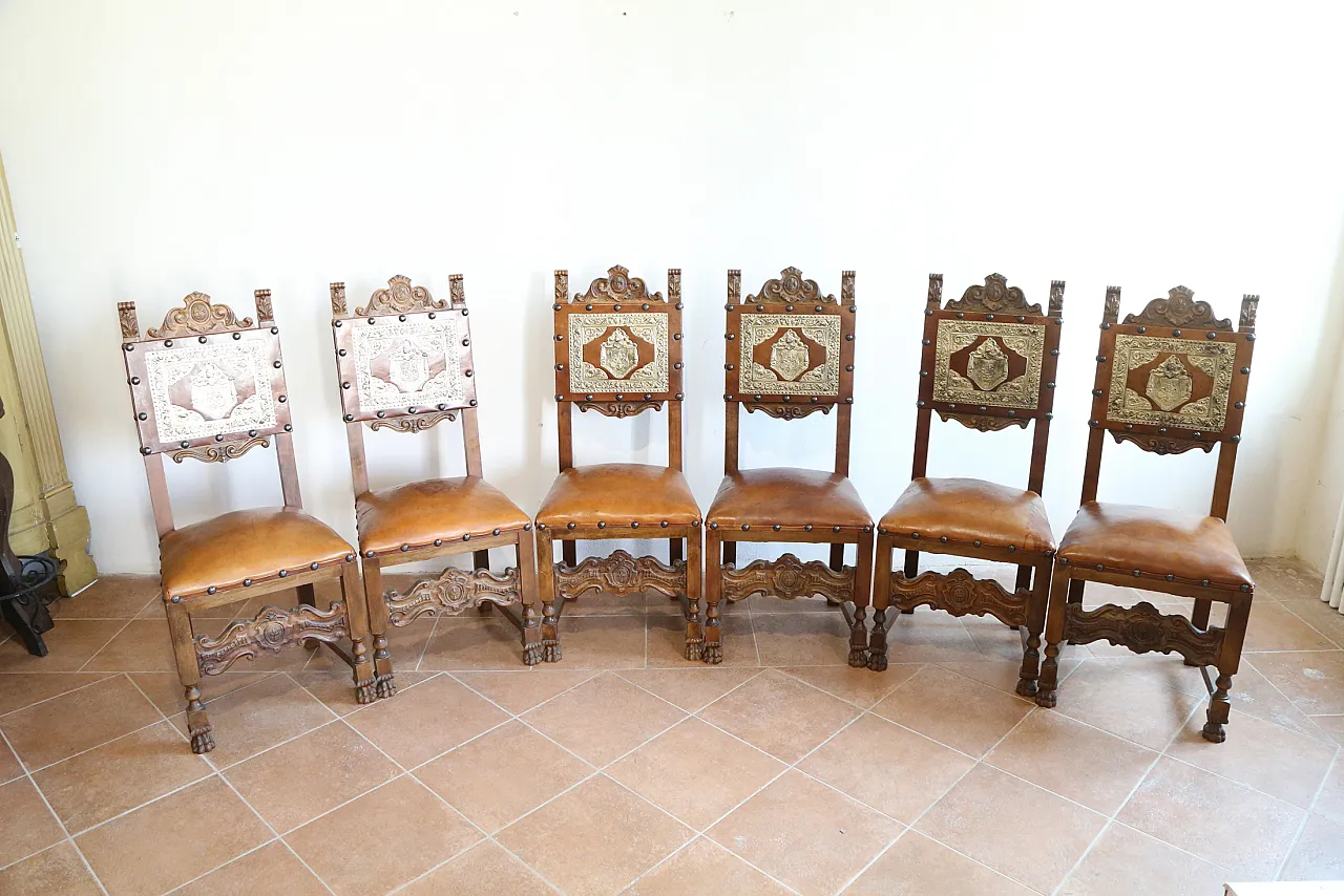 6 sedie neorinascimentali legno noce cuoio, primo '900 2