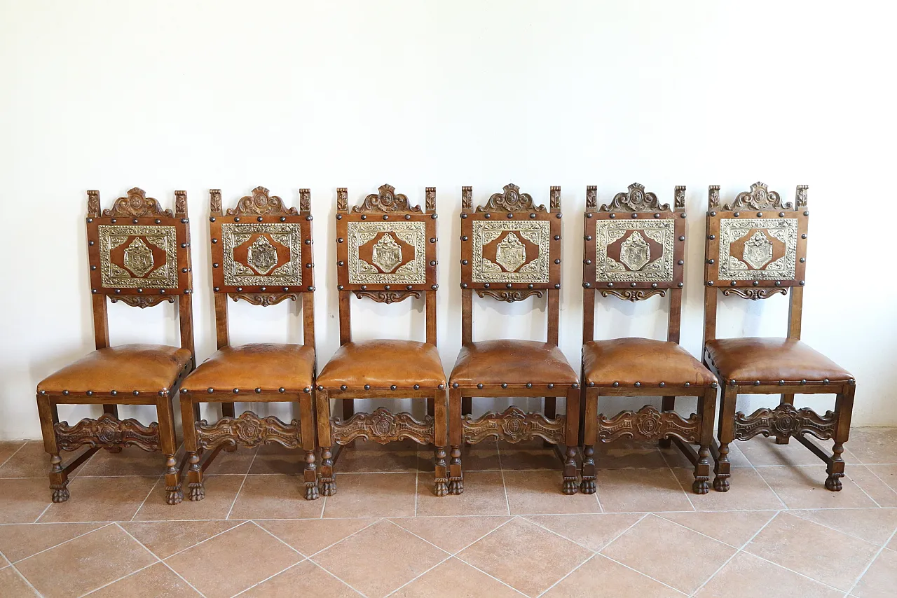 6 sedie neorinascimentali legno noce cuoio, primo '900 3