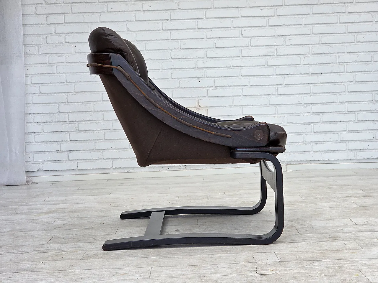 Anni '70, design svedese di Åke Fribytter, poltrona, mobili in pelle. 8