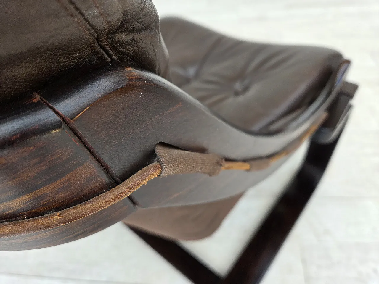 Anni '70, design svedese di Åke Fribytter, poltrona, mobili in pelle. 11