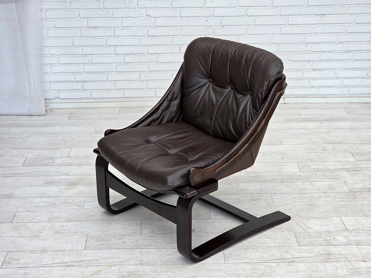 Anni '70, design svedese di Åke Fribytter, poltrona, mobili in pelle. 15