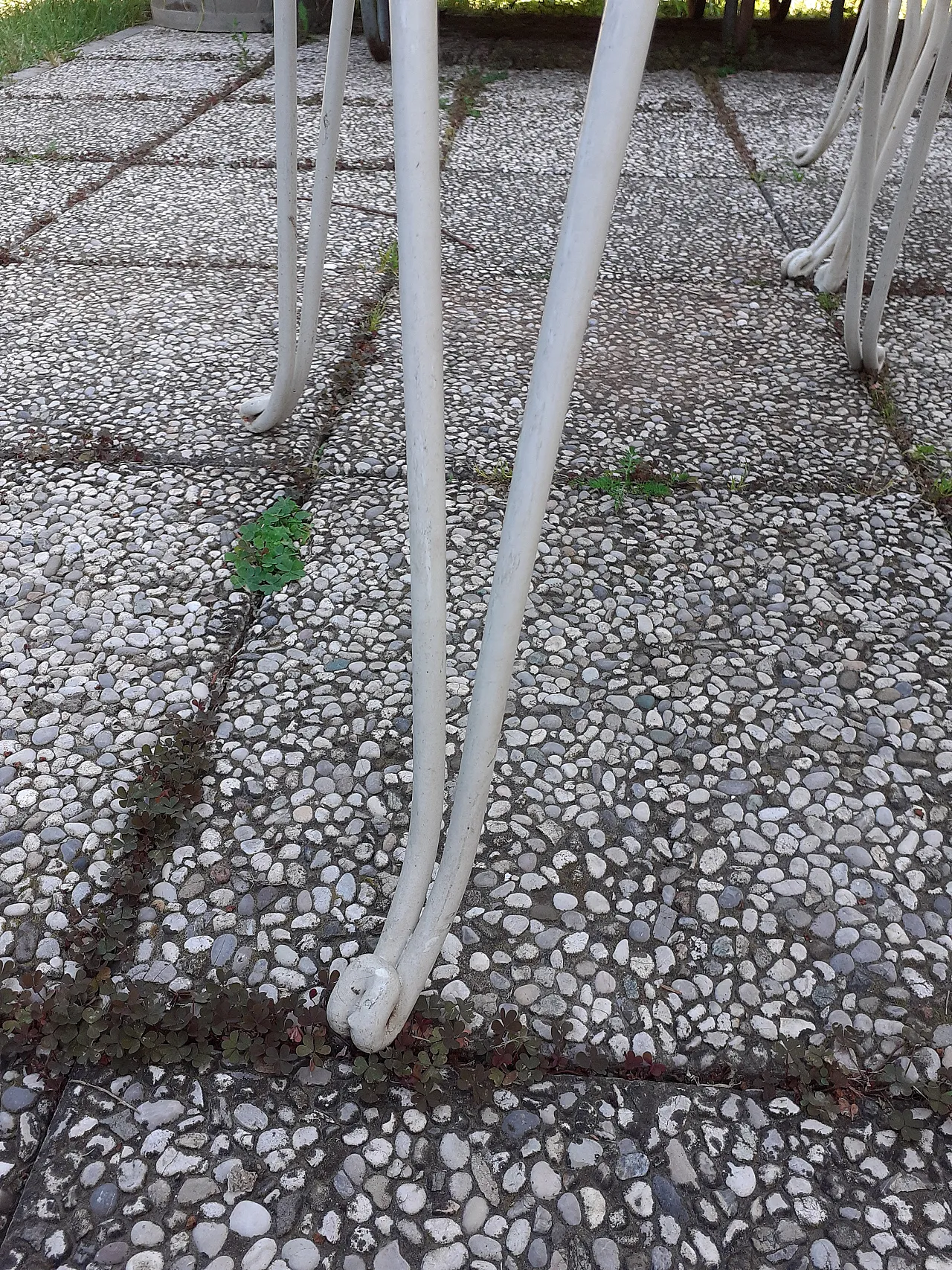 Tavolo da giardino in ferro con 4 sedie, anni '60 9