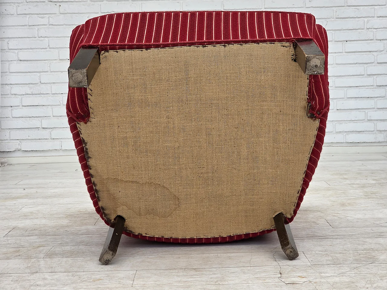 Anni '60, poltrona danese, mobili in lana a righe rosse, gambe in legno di quercia. 14