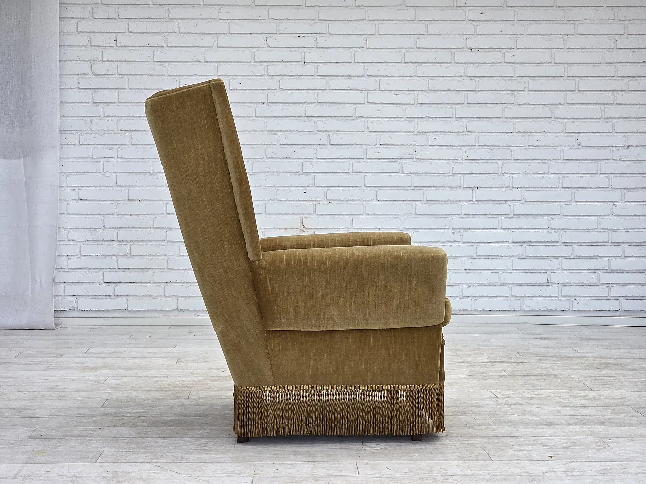 Anni '70, poltrona danese con schienale alto, velluto per mobili giallo miele. 10