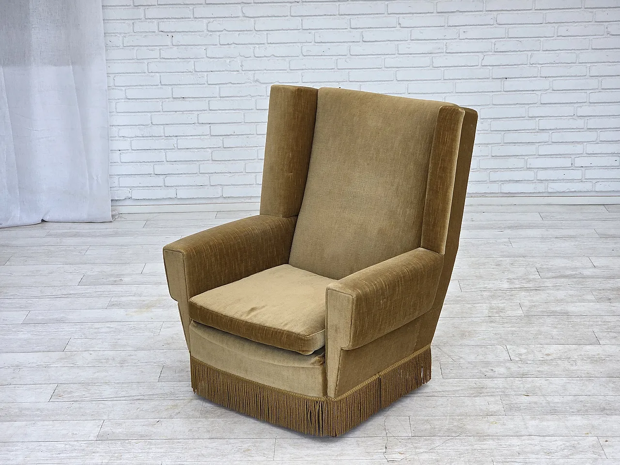 Anni '70, poltrona danese con schienale alto, velluto per mobili giallo miele. 17