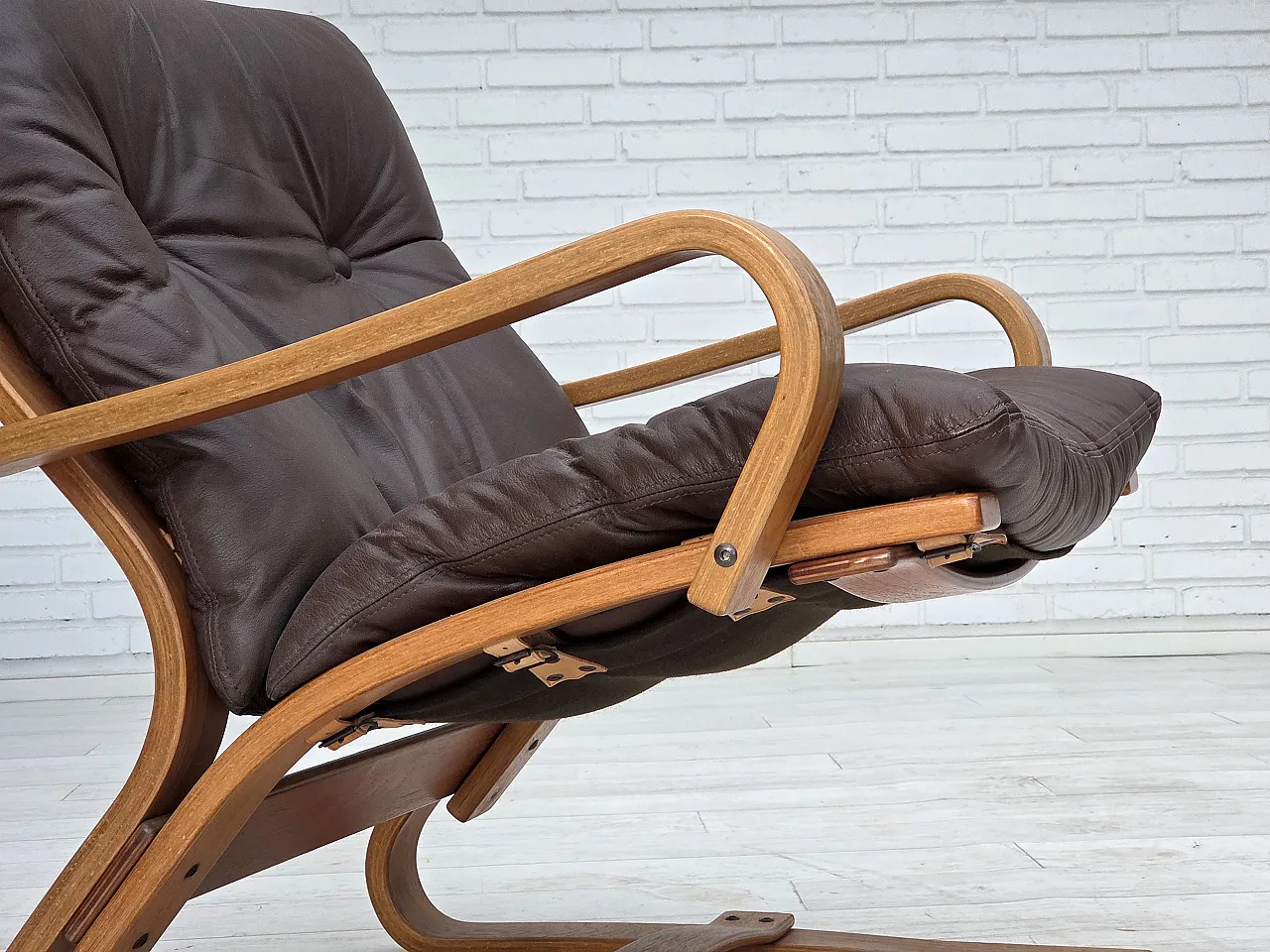 Anni '70, poltrona danese Komfort, pelle d'arredo, legno curvato. 2