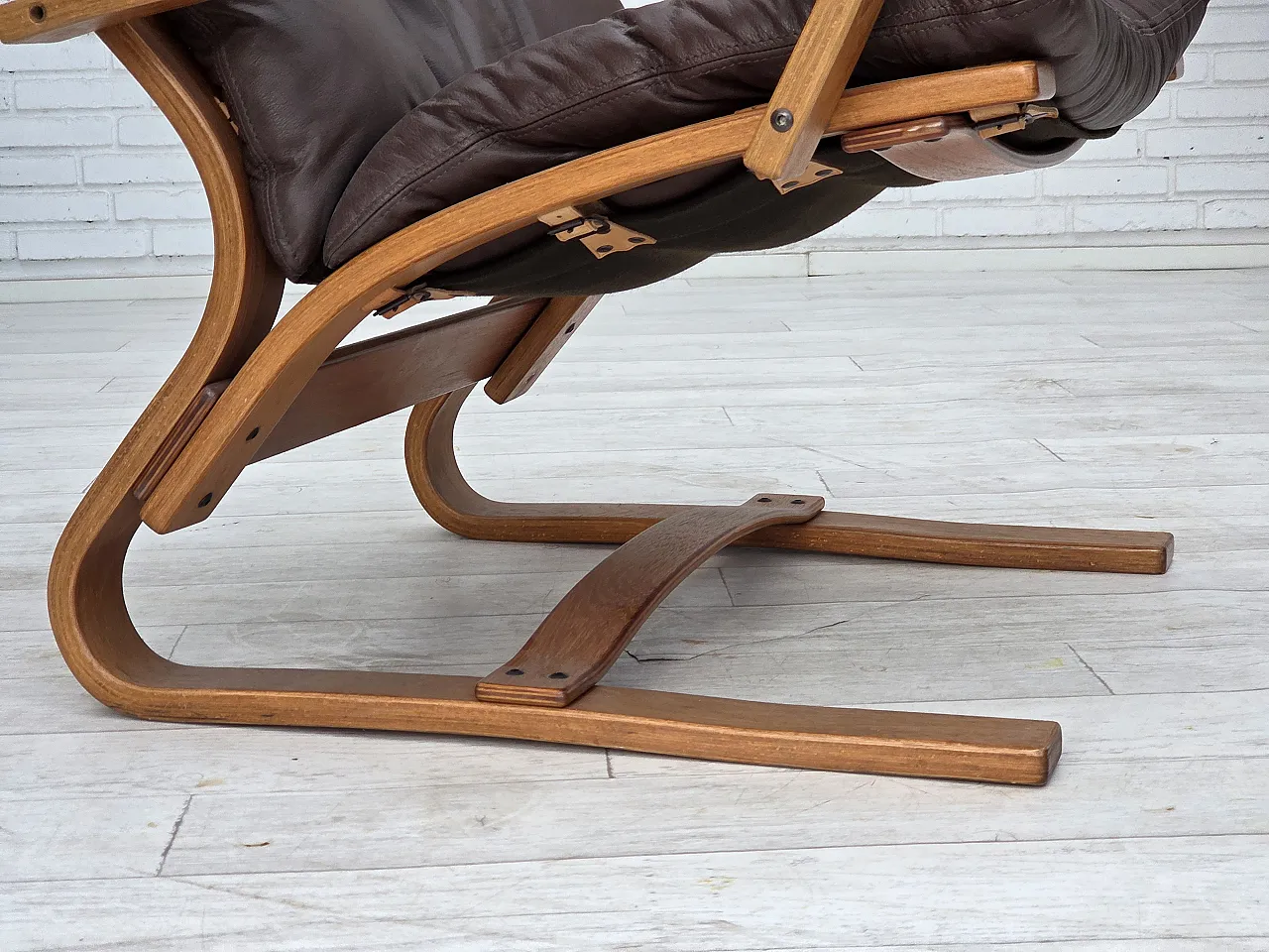 Anni '70, poltrona danese Komfort, pelle d'arredo, legno curvato. 3