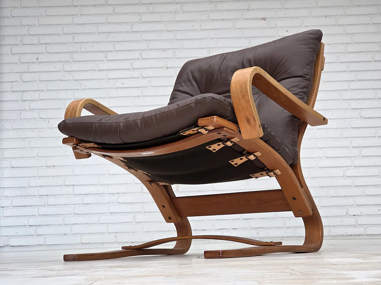 Anni '70, poltrona danese Komfort, pelle d'arredo, legno curvato. 18