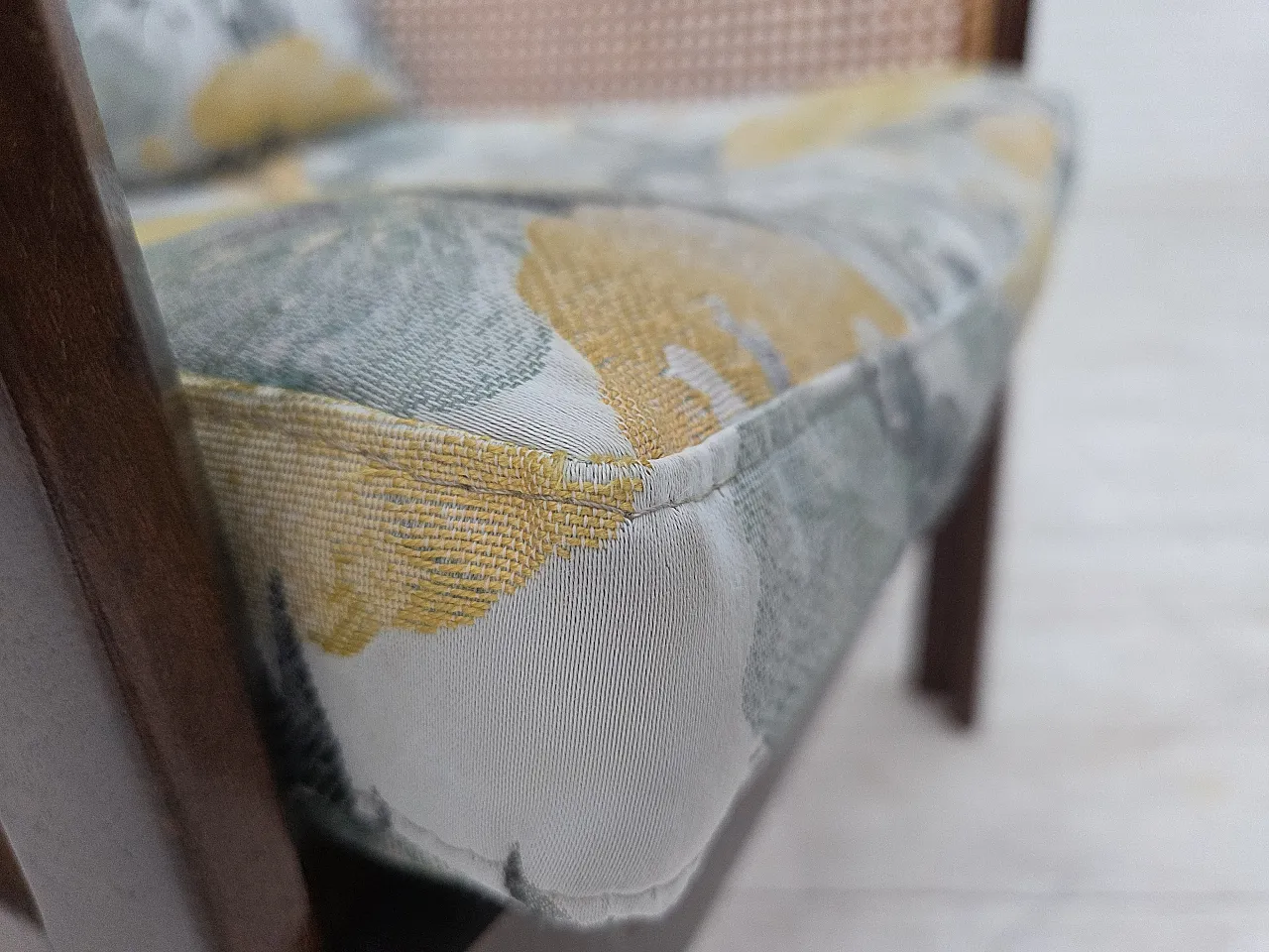 Anni '70, design danese di Illum Wikkelsø, poltrona modello "Plexus". 2