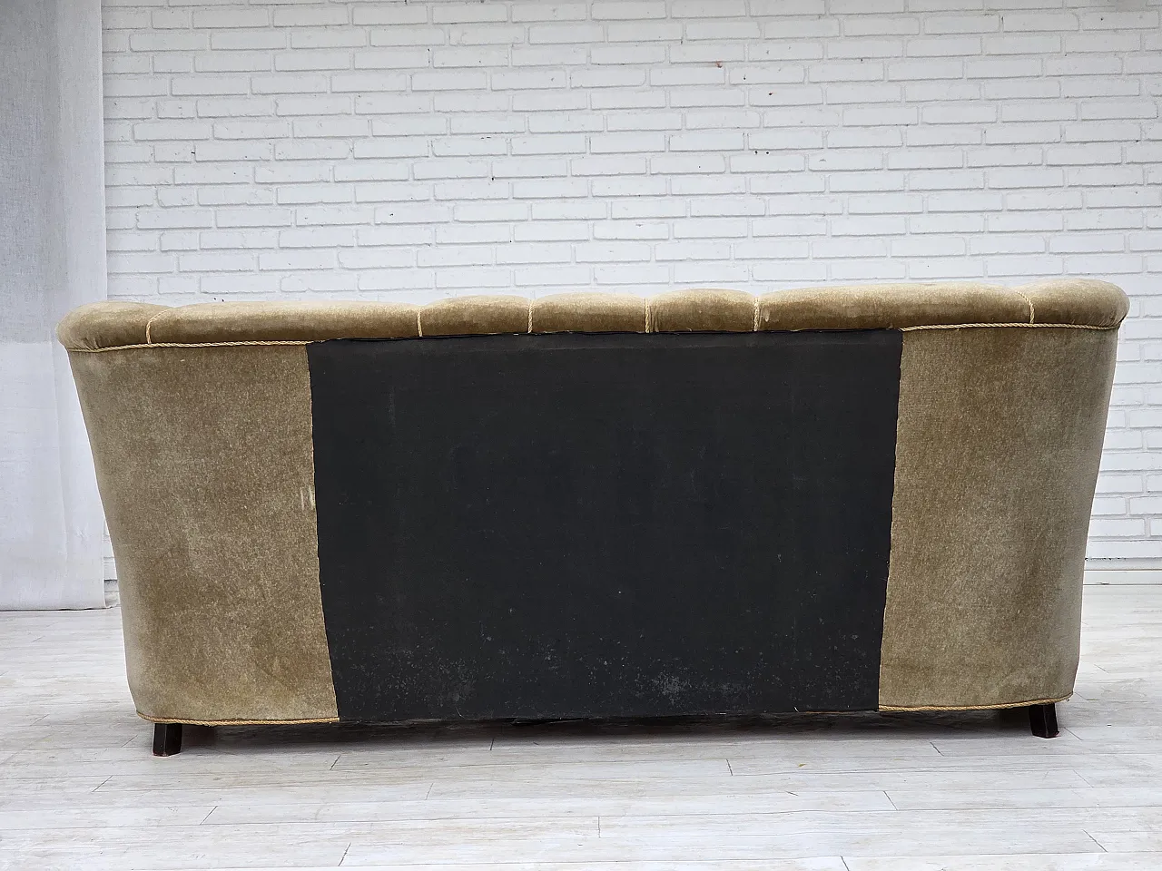 Anni '60, divano danese a 3 posti, mobili in velluto verde, gambe in legno di quercia. 13