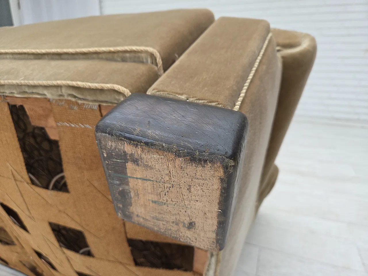 Anni '60, divano danese a 3 posti, mobili in velluto verde, gambe in legno di quercia. 25