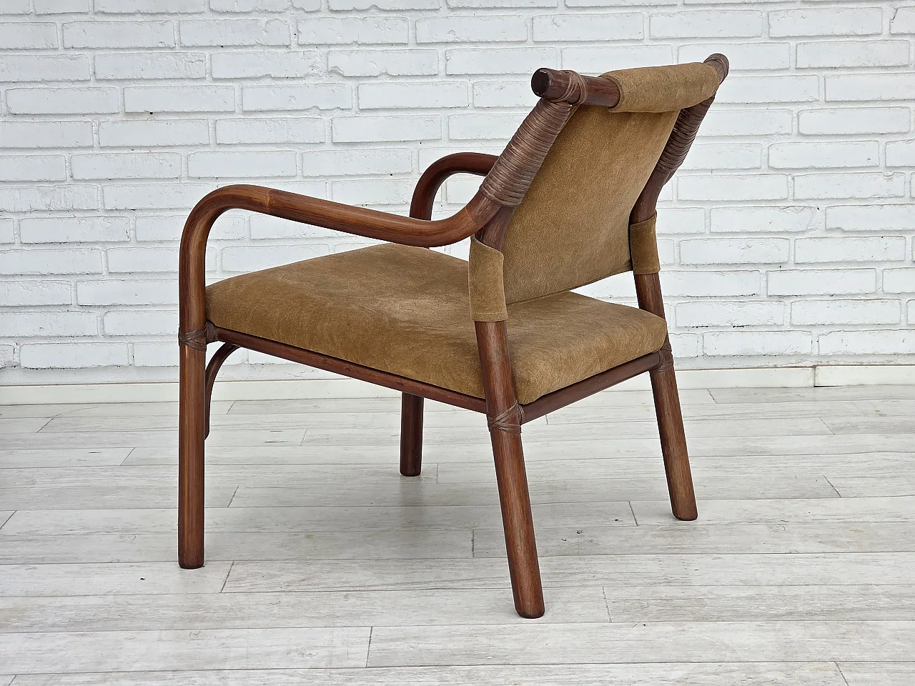 Anni '70, set di poltrone da caffè danesi, rattan, tessuto nabuk. 14