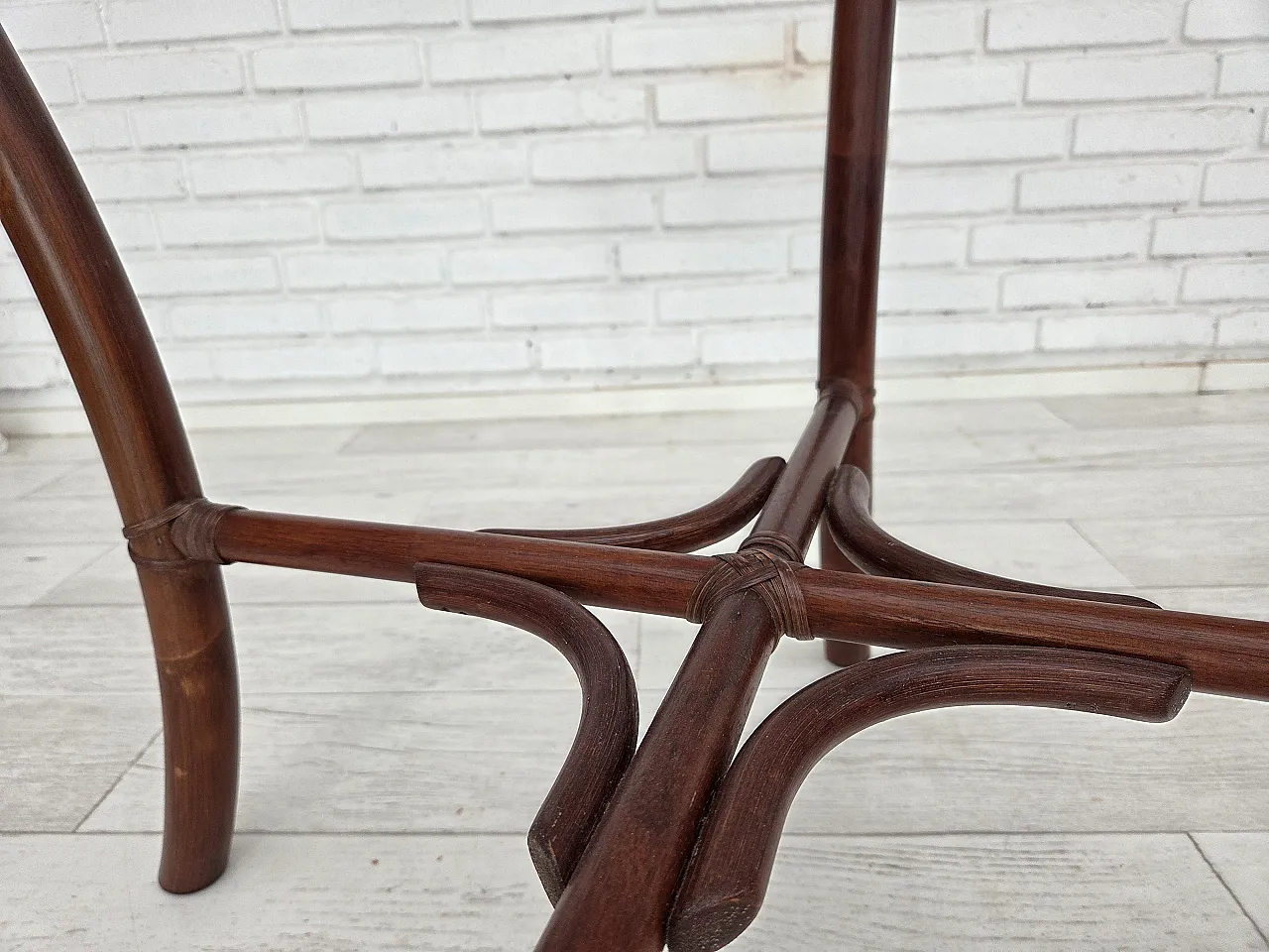 Anni '70, set di poltrone da caffè danesi, rattan, tessuto nabuk. 21