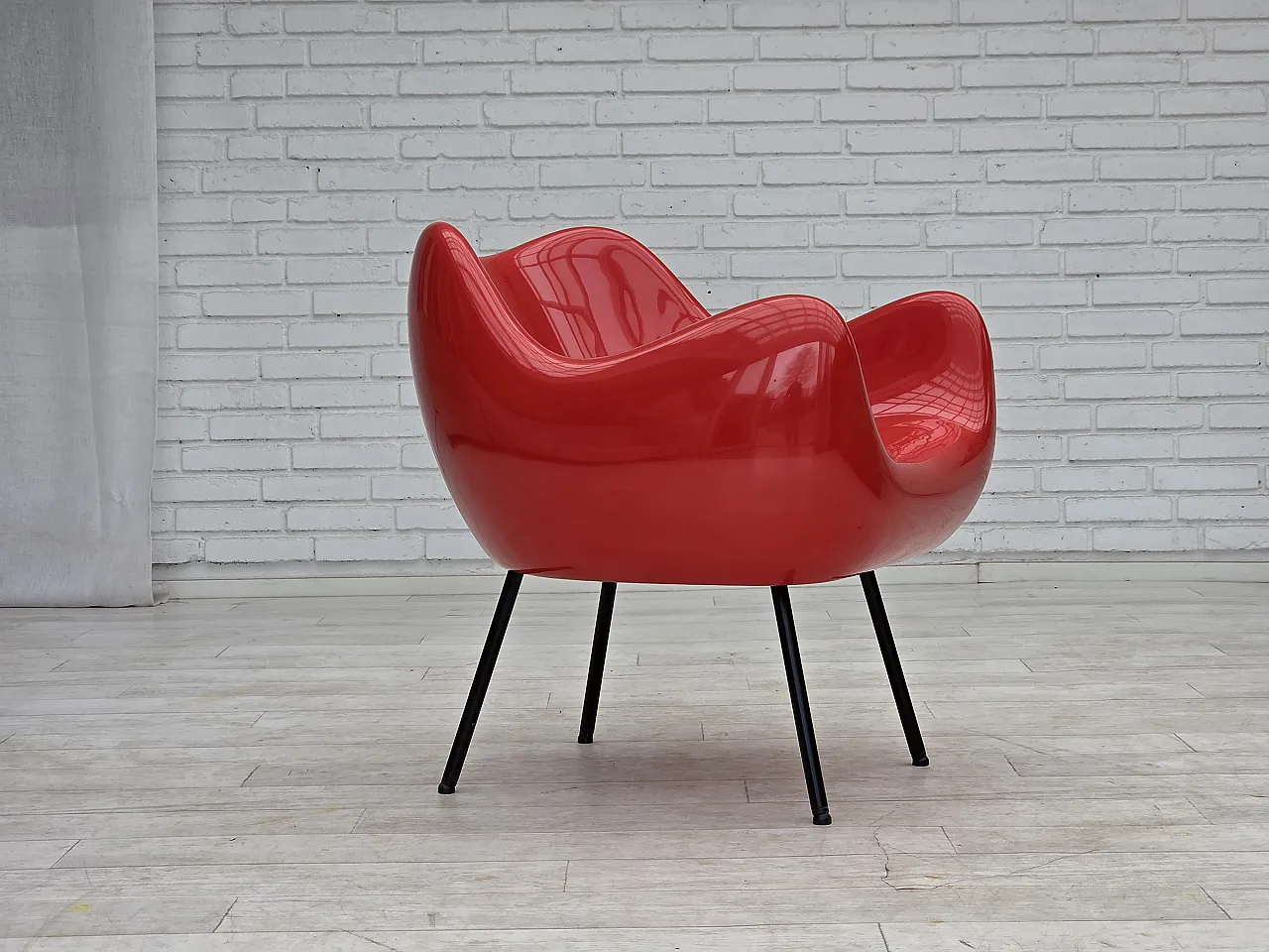 1960s, socialist realism design icon by Roman Modzelewski, model RM58. 1