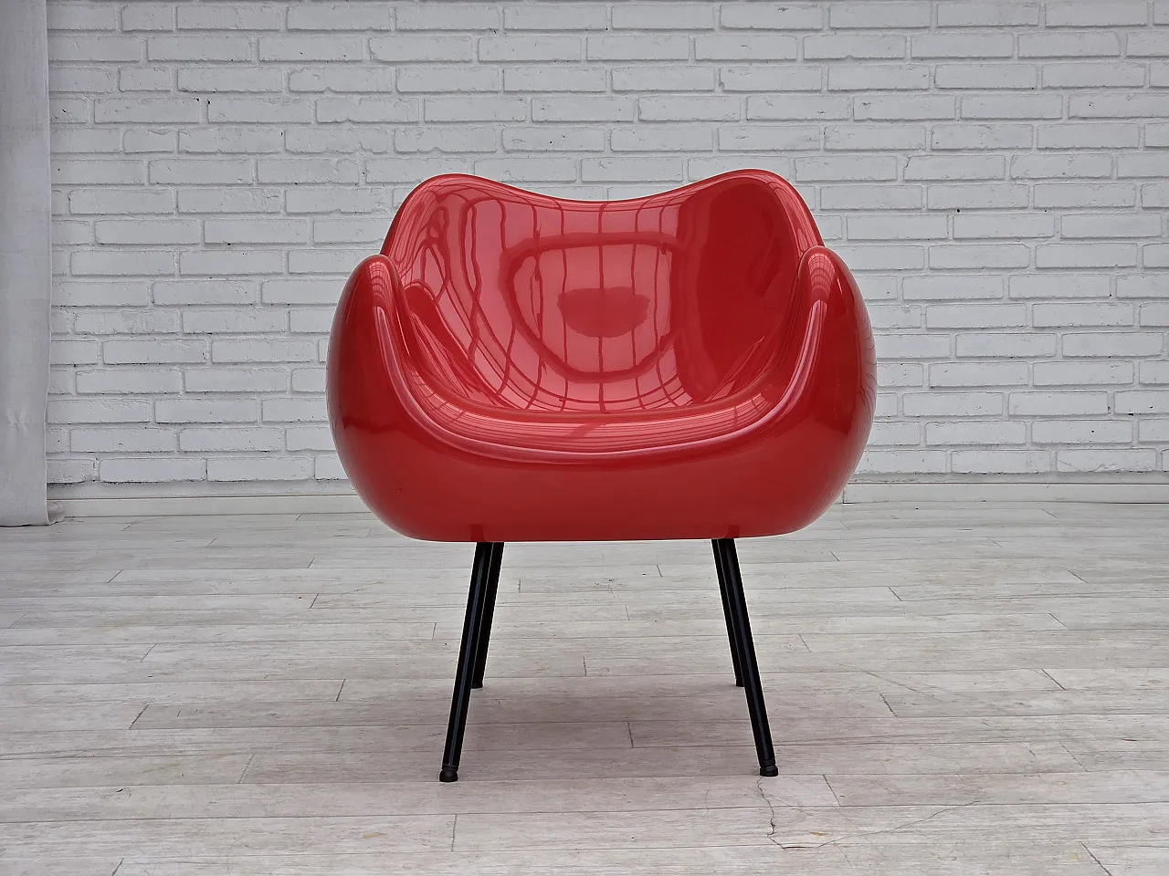 1960s, socialist realism design icon by Roman Modzelewski, model RM58. 7