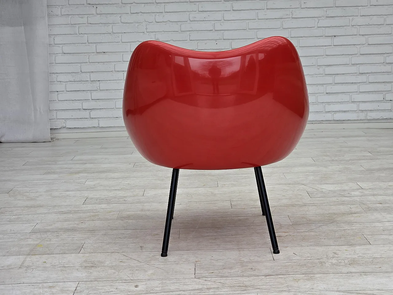 1960s, socialist realism design icon by Roman Modzelewski, model RM58. 12