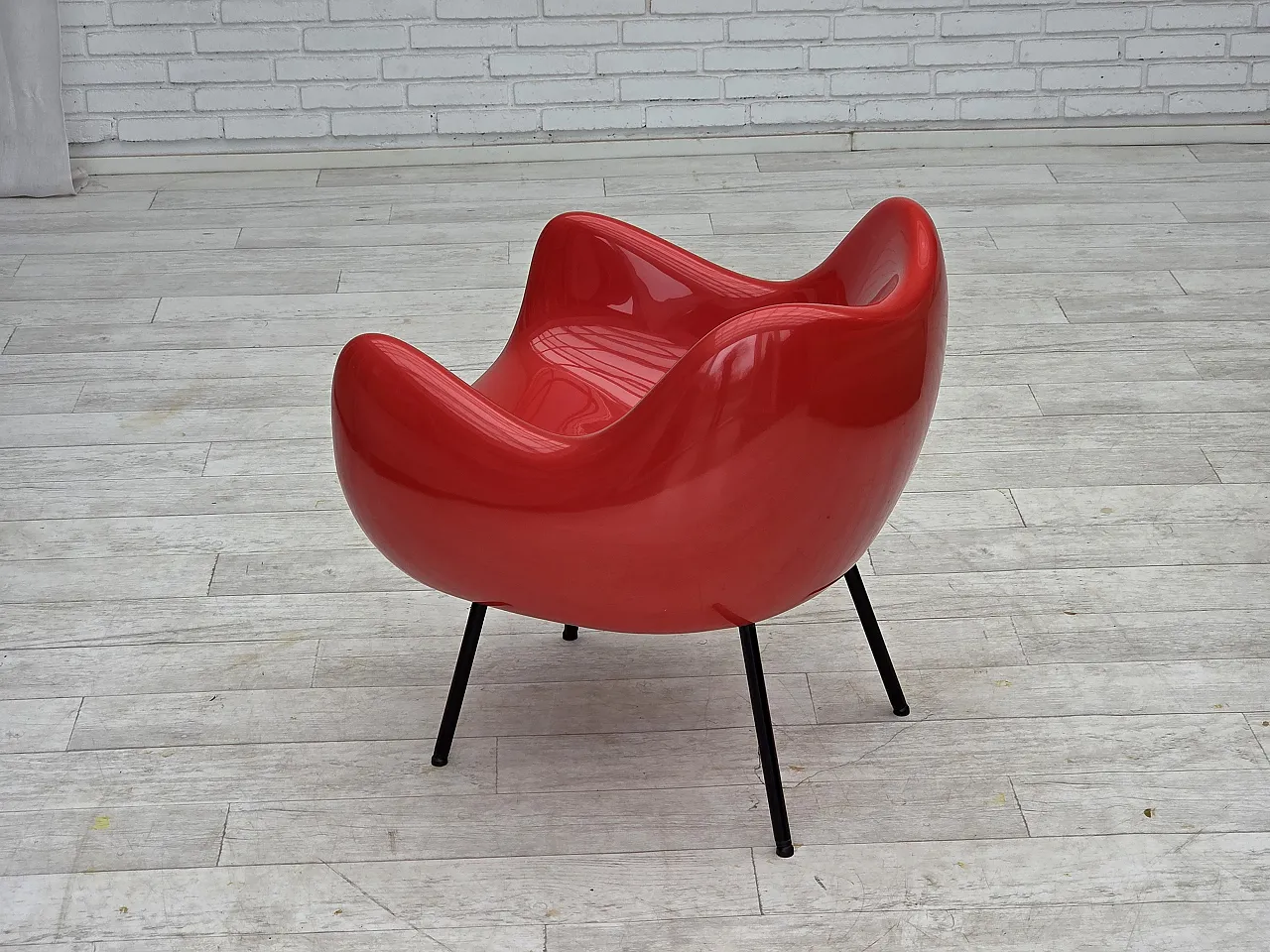 1960s, socialist realism design icon by Roman Modzelewski, model RM58. 13