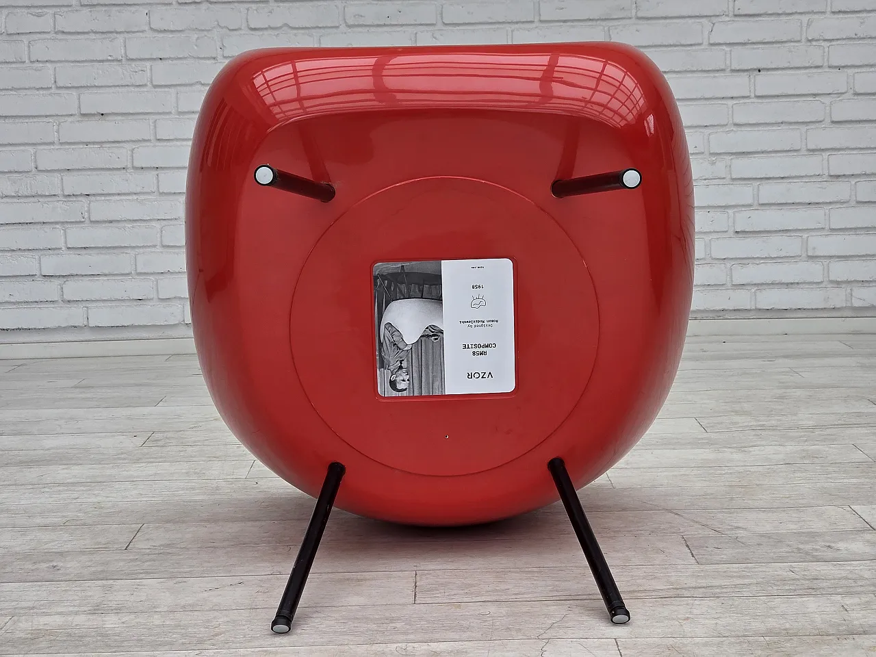 1960s, socialist realism design icon by Roman Modzelewski, model RM58. 18