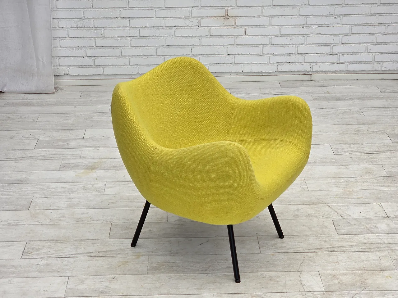 1960s, socialist realism design icon by Roman Modzelewski, model RM58. 2