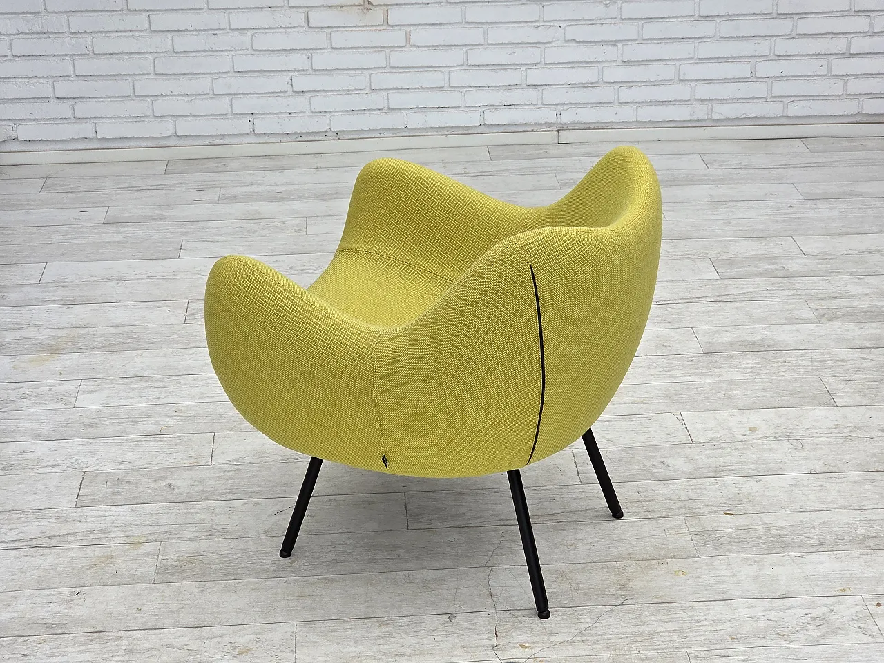 1960s, socialist realism design icon by Roman Modzelewski, model RM58. 15