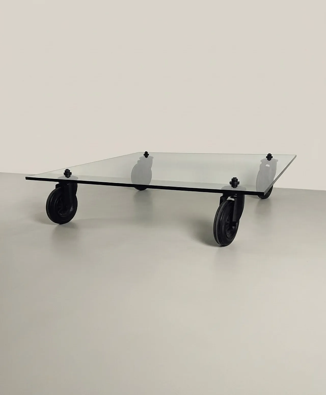 Tavolo con ruote by Gae Aulenti for FontanaArte 80s 1