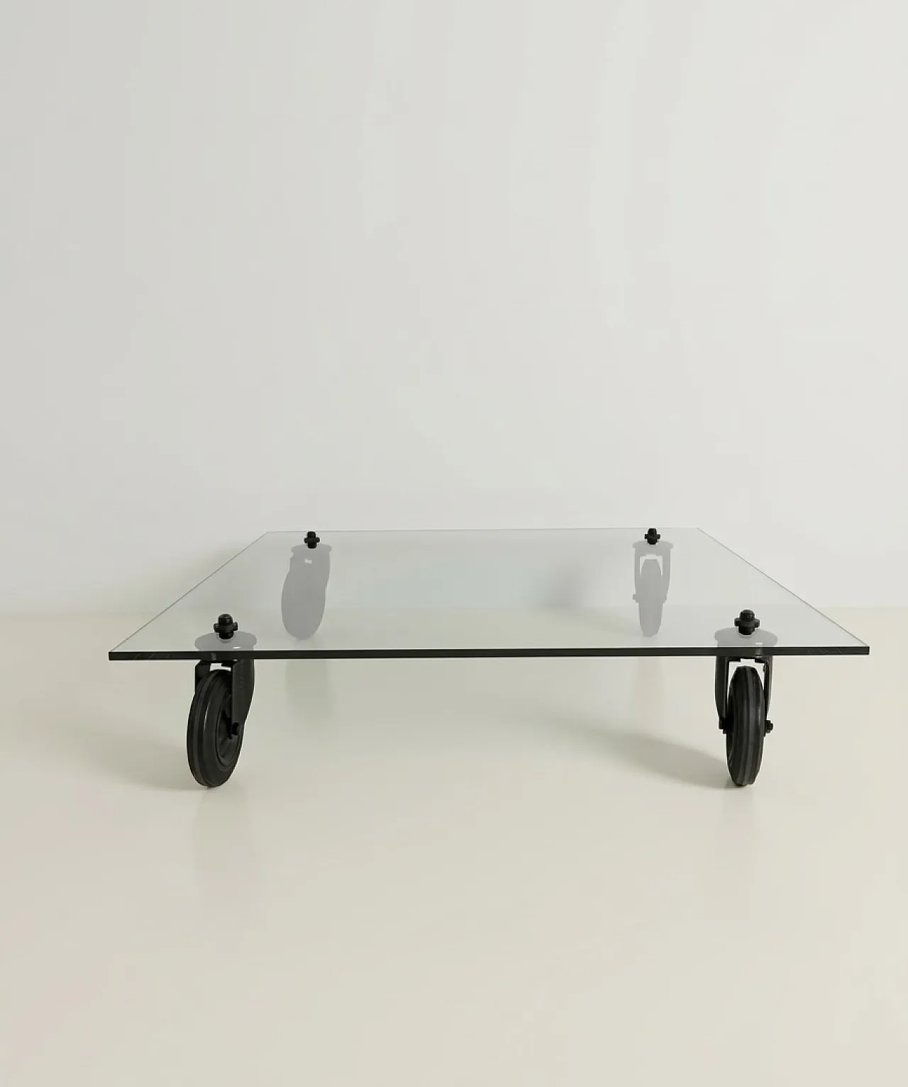 Tavolo con ruote by Gae Aulenti for FontanaArte 80s 2