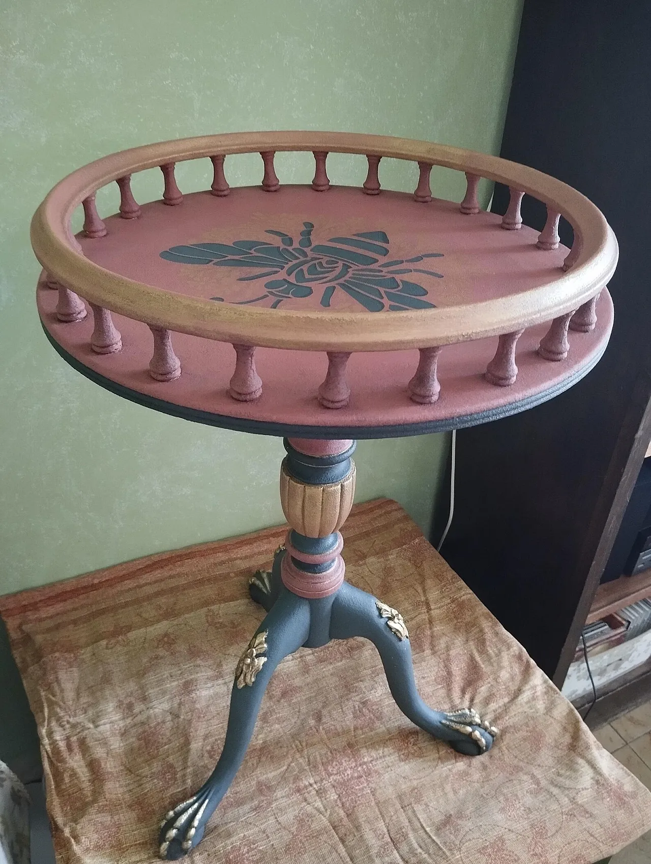 Hand-painted upycled-chic plant table, 20th century 2