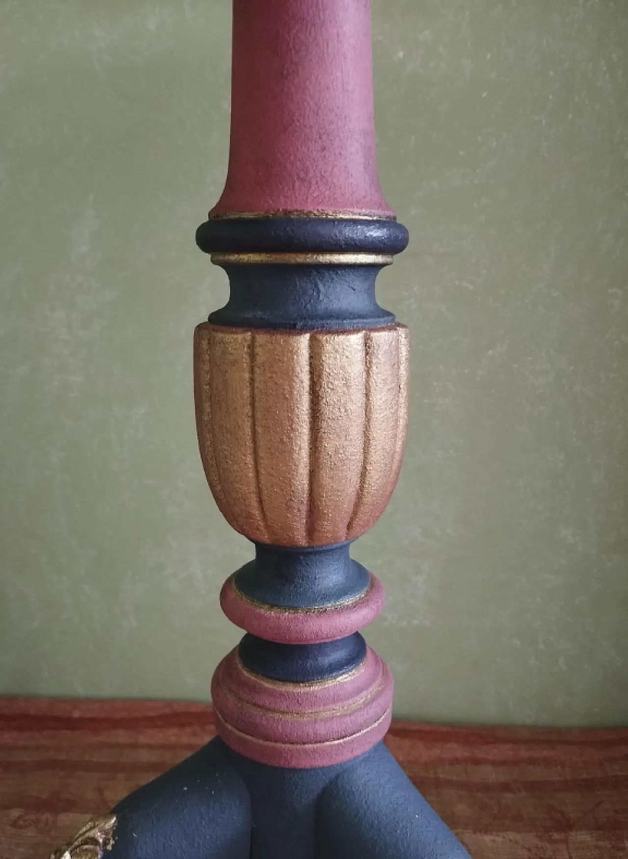 Hand-painted upycled-chic plant table, 20th century 4