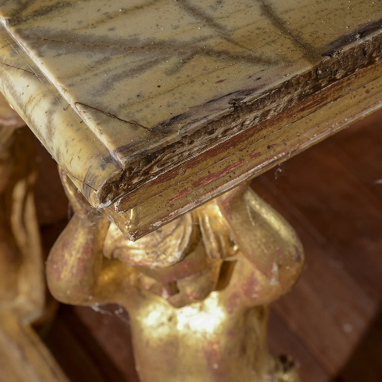 Carved console with marble top and cherubs supporting it, 19th century 6