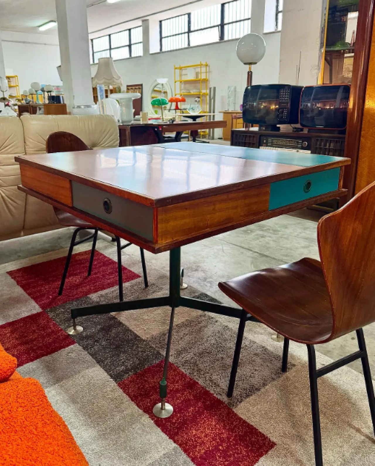 Center desk with four drawers and two-tone top, 1960s 8