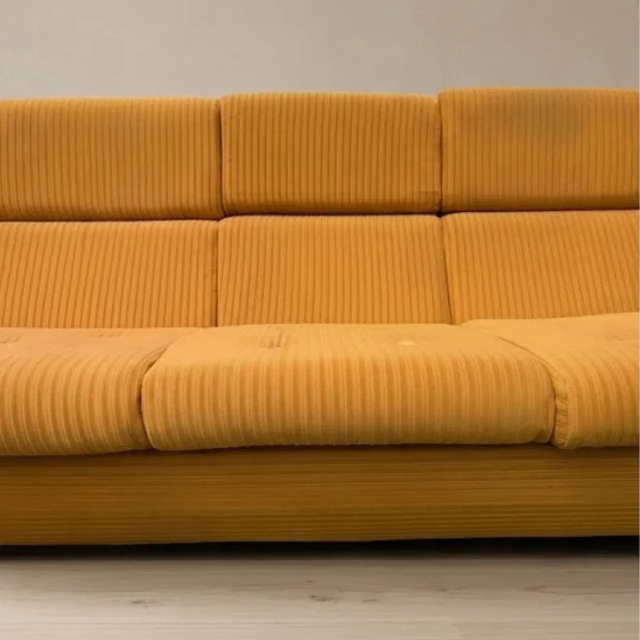 Set da soggiorno Mid-Century di Jitona, anni '70 8