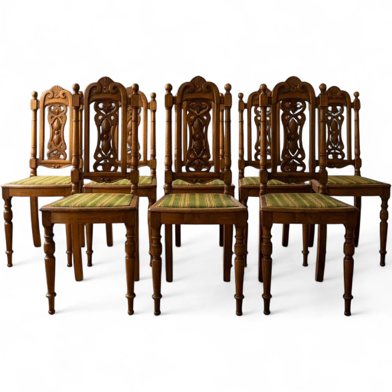 9 Renaissance revival dining chairs in carved wood, 20th century 8