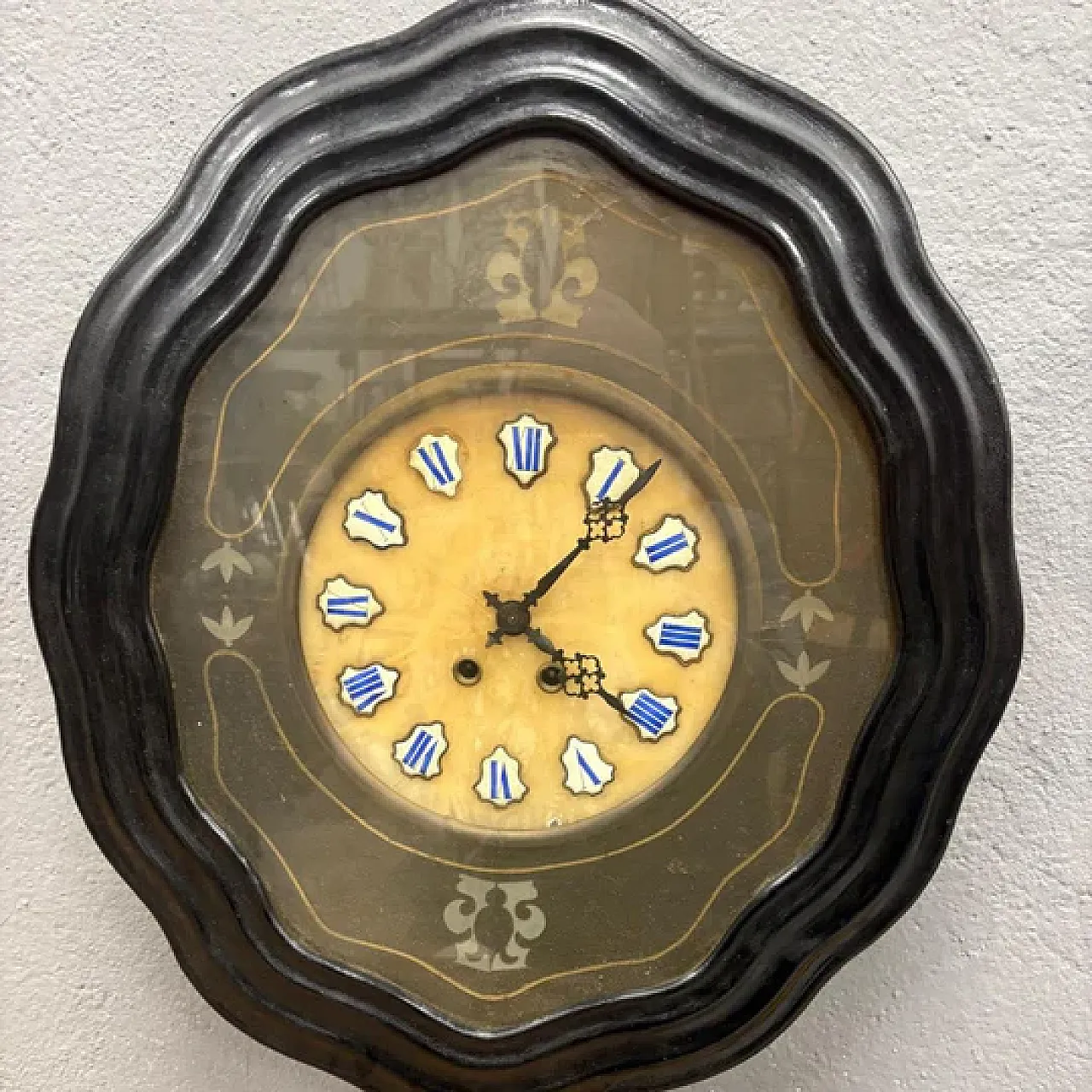 Wall clock with wooden case, early 20th century 2