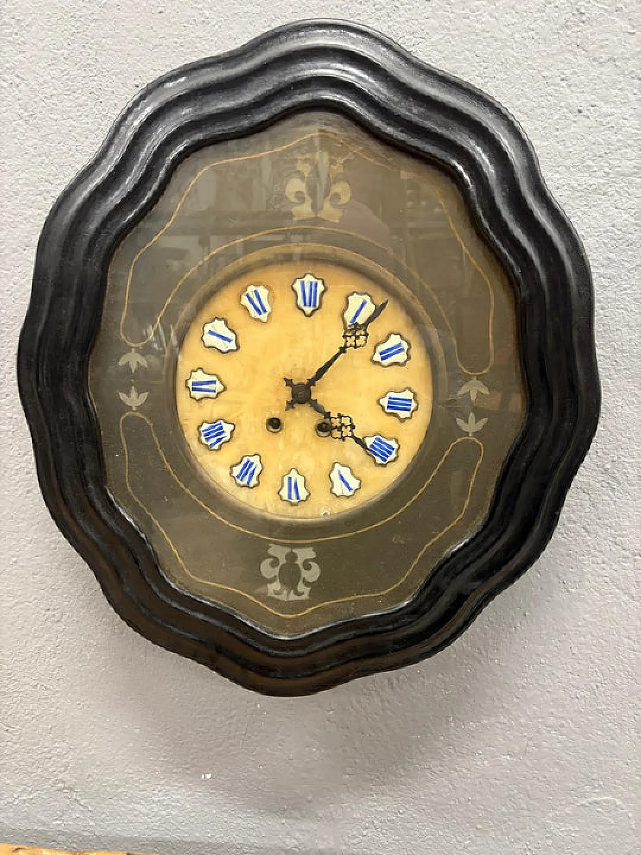 Wall clock with wooden case, early 20th century 3