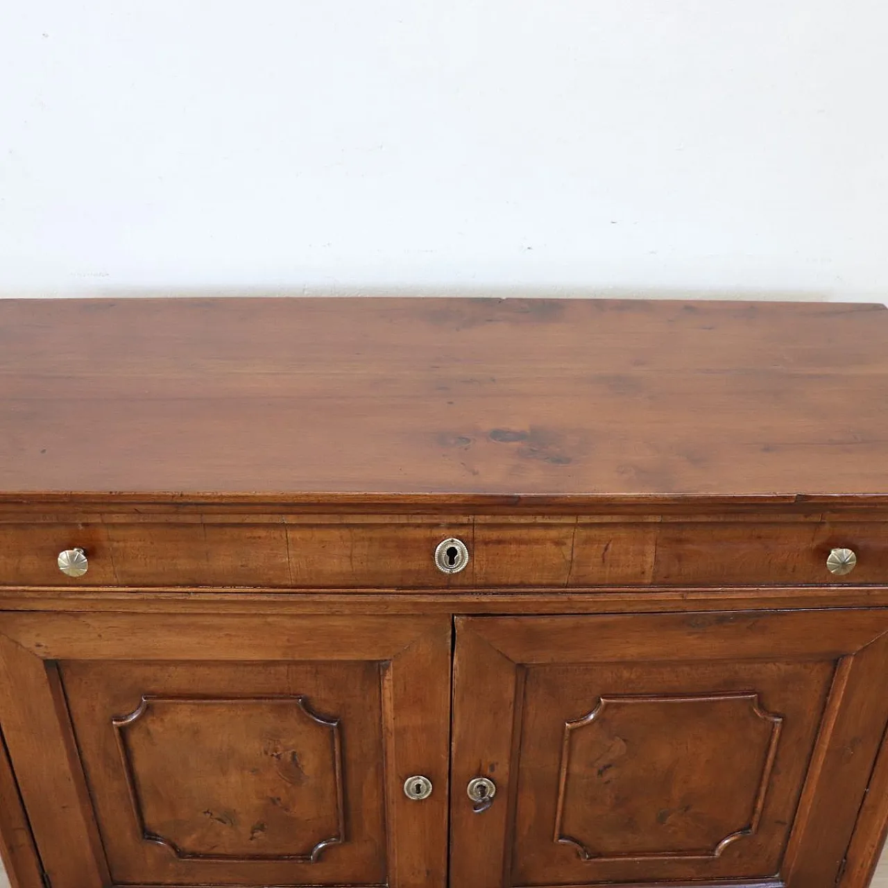 Antique restored walnut sideboard, mid-19th century 3