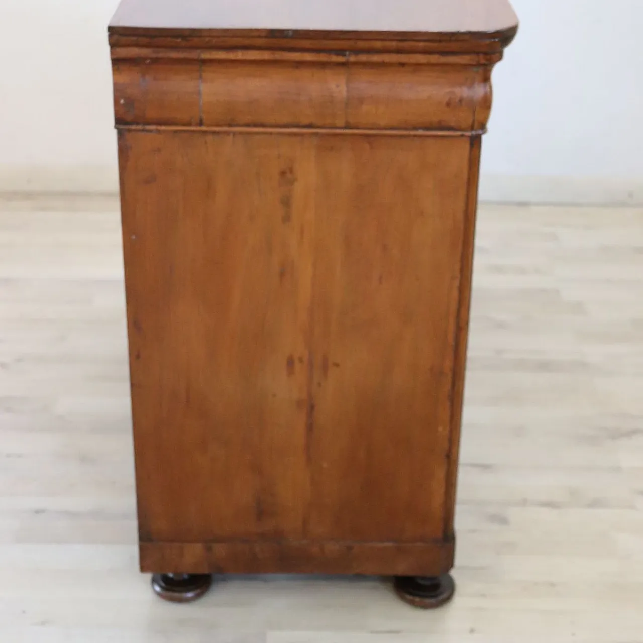Antique restored walnut sideboard, mid-19th century 8