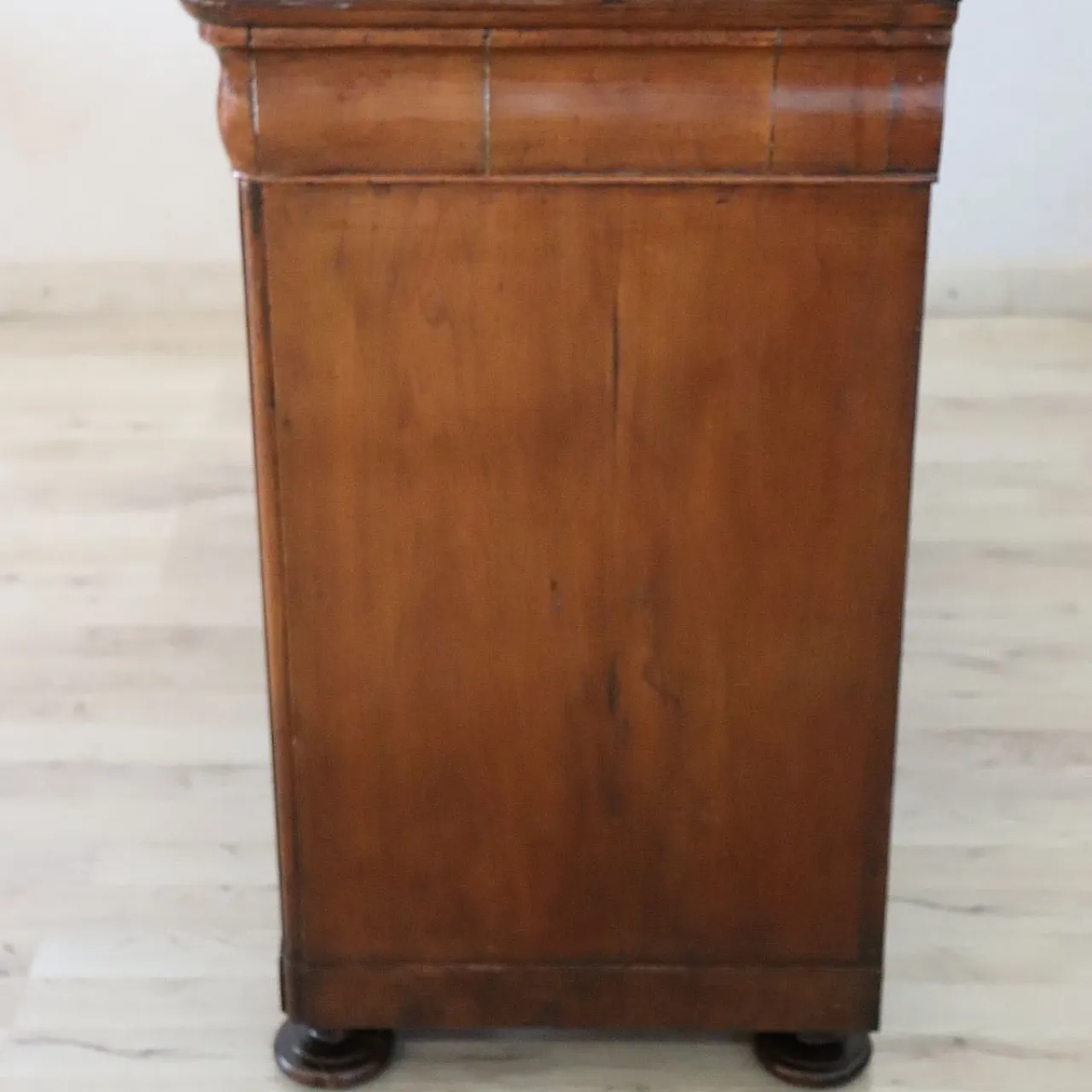 Antique restored walnut sideboard, mid-19th century 10