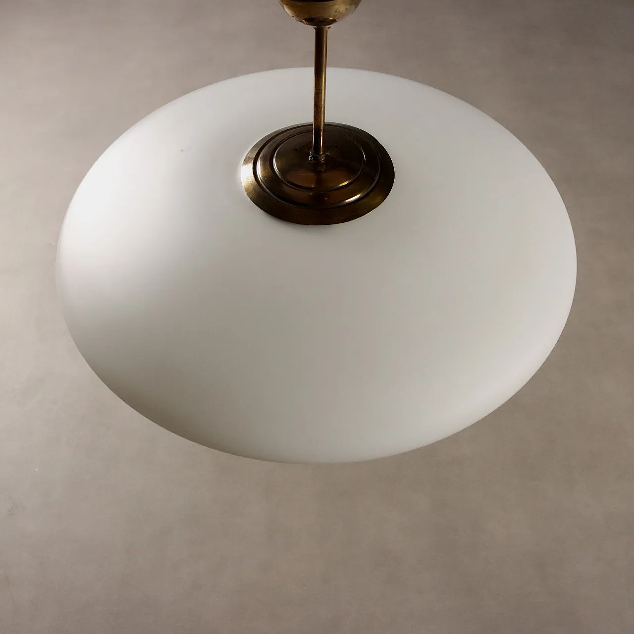 Lampada in vetro e ottone, anni '60 6