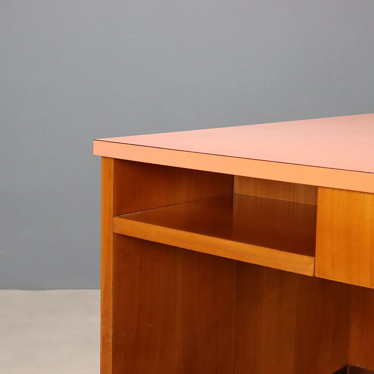 Scrivania con piano, cassetti e vani portaoggetti in formica, '900 5