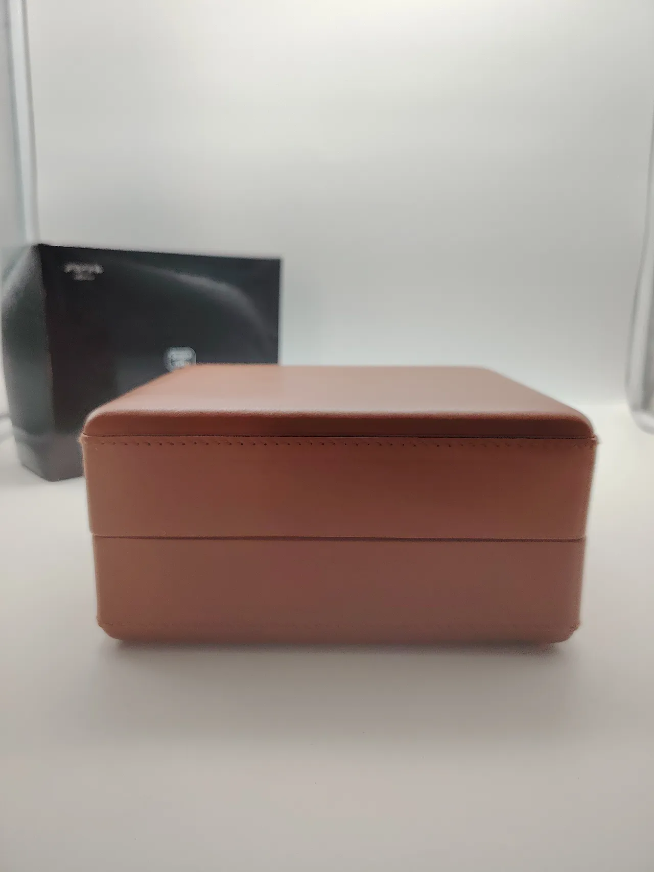 Leather time box for luxury watches, 90s 8