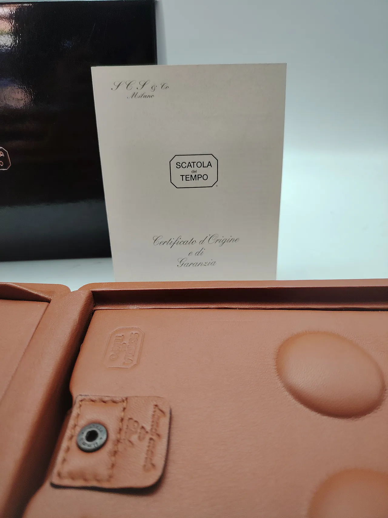 Leather time box for luxury watches, 90s 12