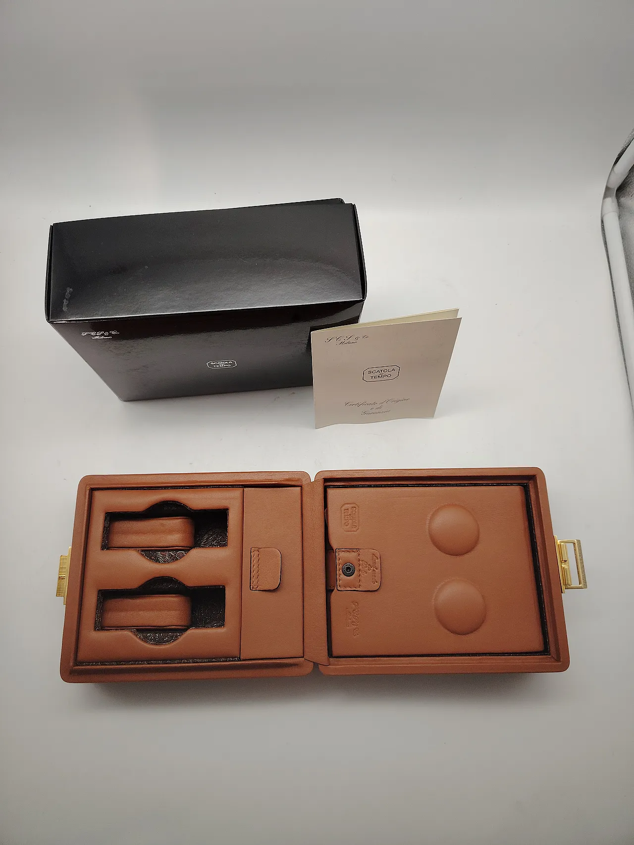 Leather time box for luxury watches, 90s 13
