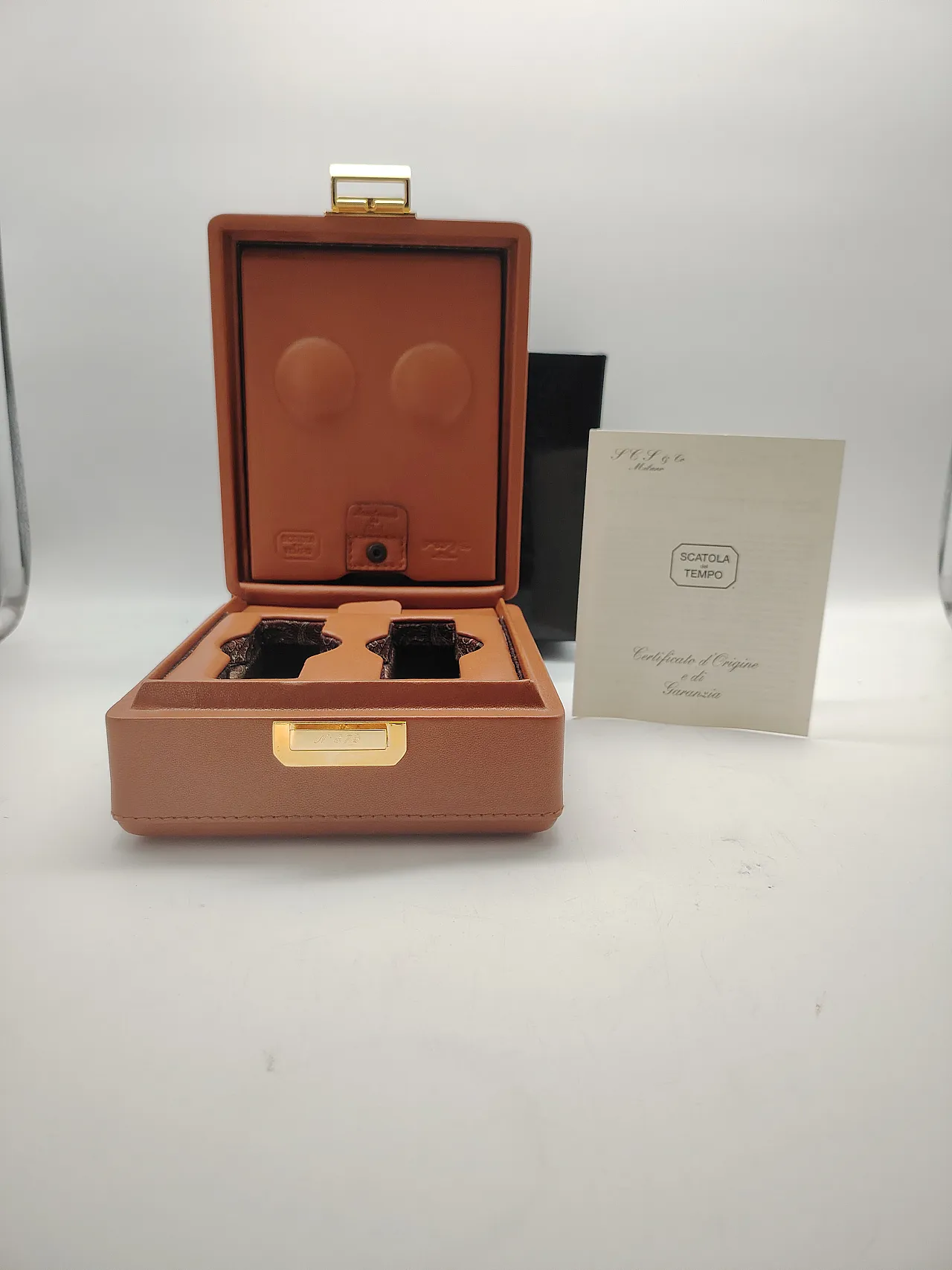 Leather time box for luxury watches, 90s 14