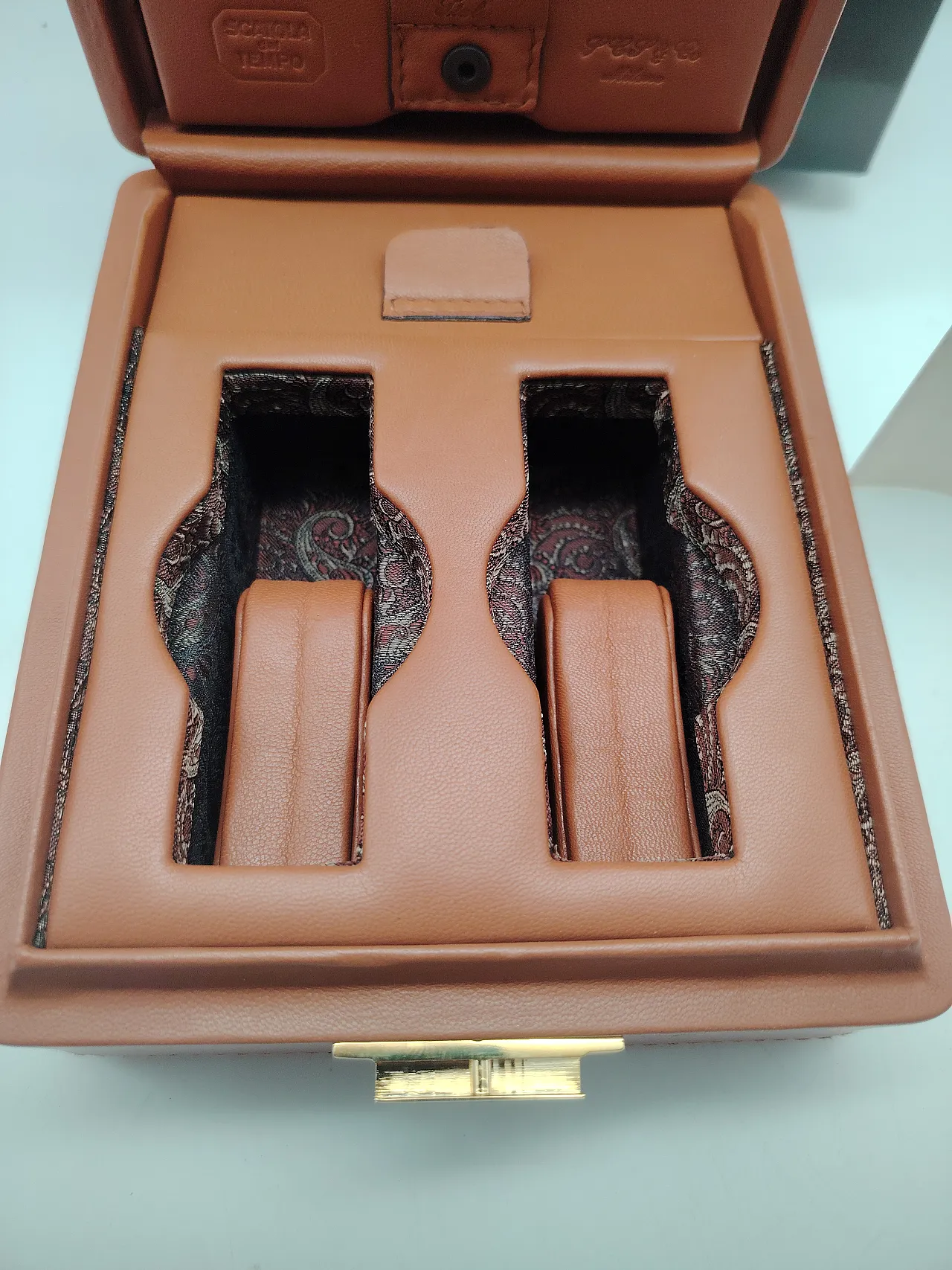 Leather time box for luxury watches, 90s 15