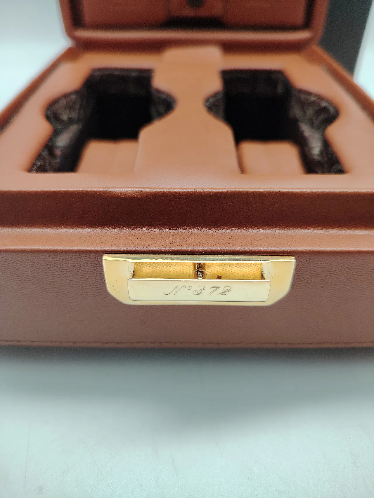 Leather time box for luxury watches, 90s 16